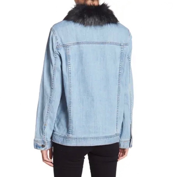 Melrose & Market Removable Fur Collar Oversize Jean Jacket - Picture 3 of 16